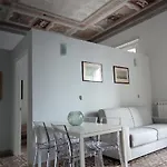 Palazzo Caratozzolo Appartamento *
