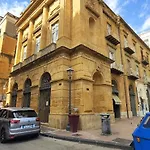 Palazzo Caratozzolo *