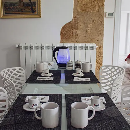 Palazzo Caratozzolo *