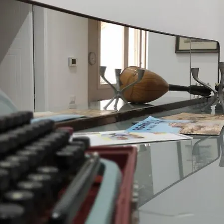 Palazzo Caratozzolo *