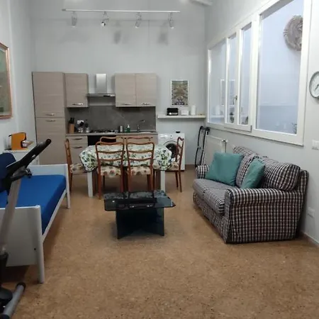 Palazzo Caratozzolo *