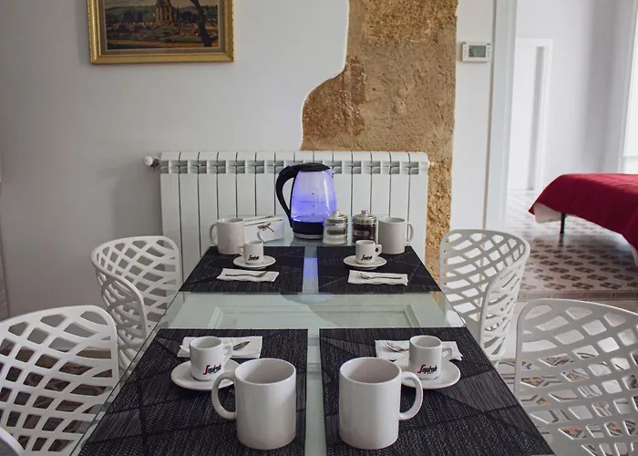 Palazzo Caratozzolo *